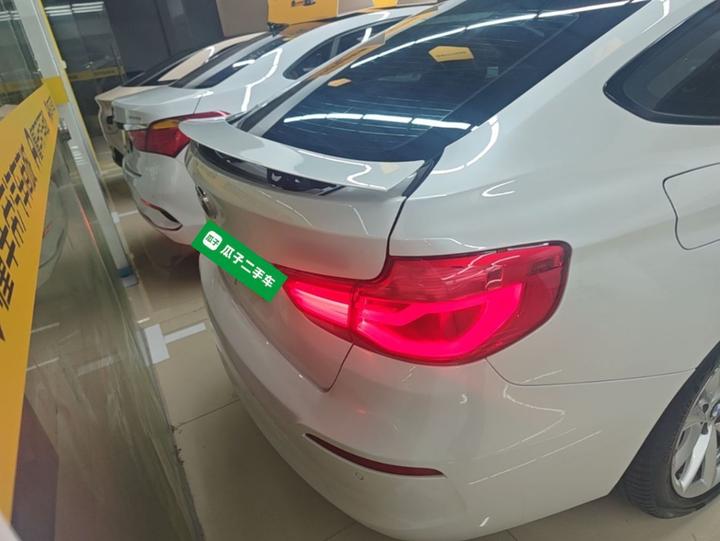 3 SeriesGT 2018 320i Fashion photo 3