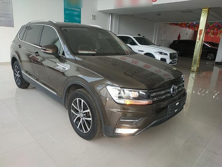 Tiguan L 2018 330TSI AT RWD Luxury photo 3