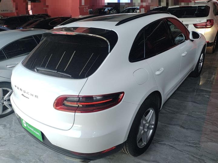 2017 Macan 2.0T photo 4