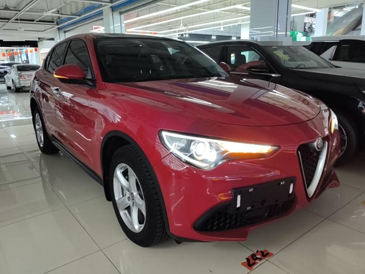 Alfa Romeo Stelvio 2017 2.0T 200HP Elite photo 3