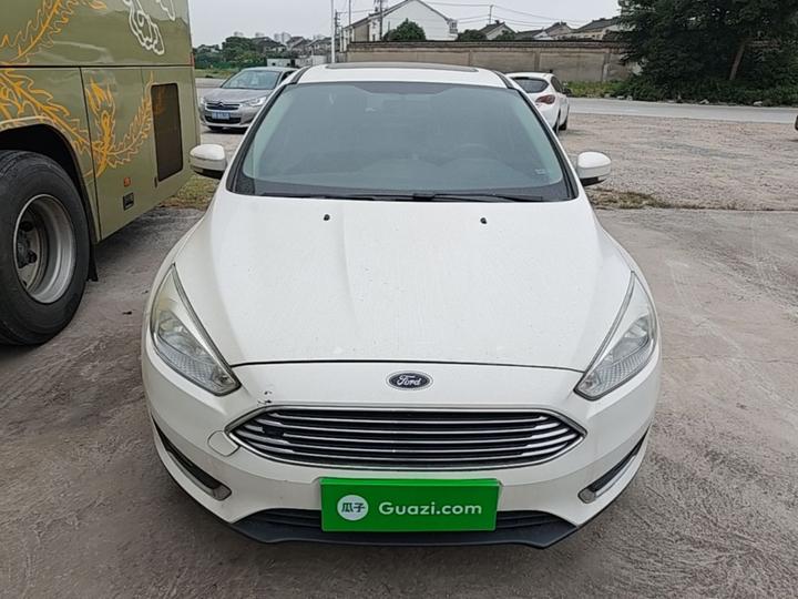 Focus 2015 Sedan 1.6L AT photo 2