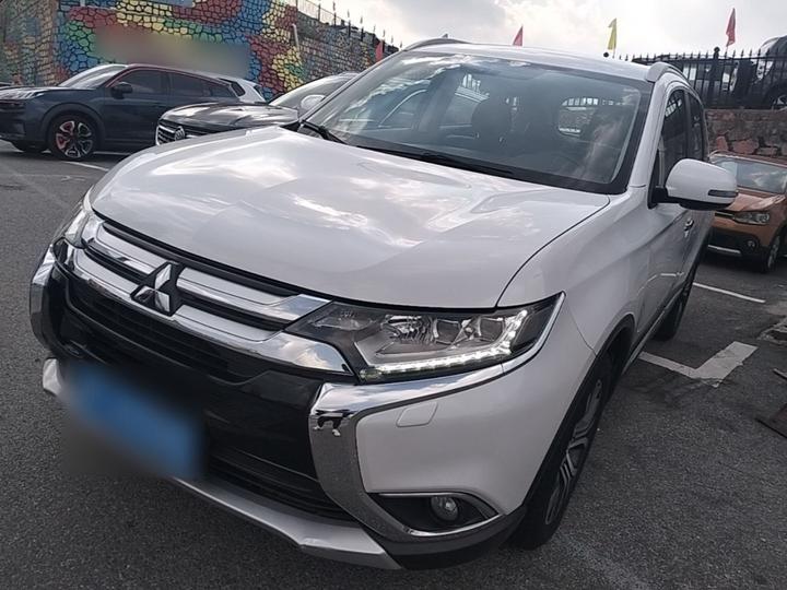 Outlander 2016 2.4L AWD Elite 5-Seater
