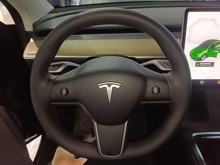 Model Y 2022 RWD photo 2