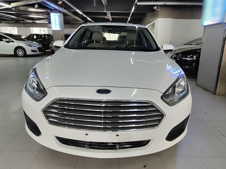 Escort 2017 Facelift 1.5L AT Comfort photo 2