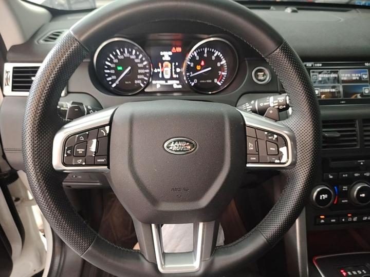 Discovery Sport 2016 2.0T HSE photo 2