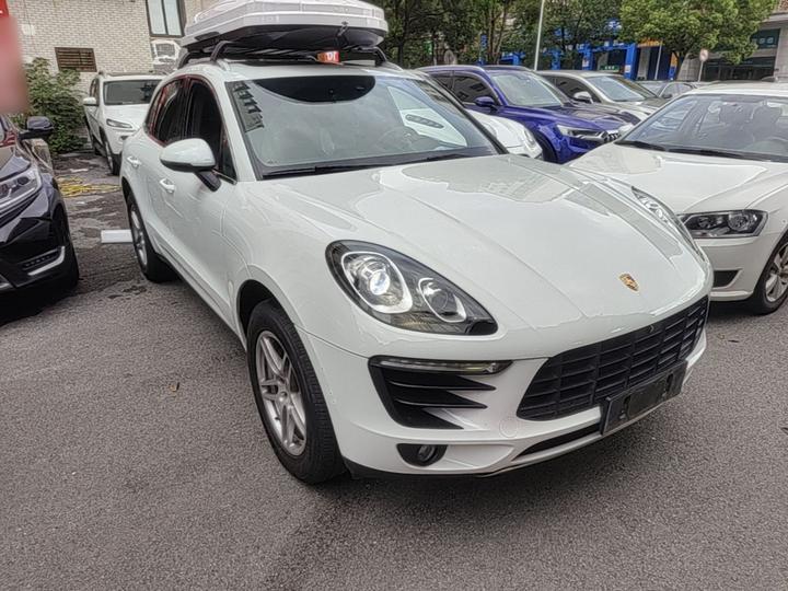 2017 Macan 2.0T photo 3