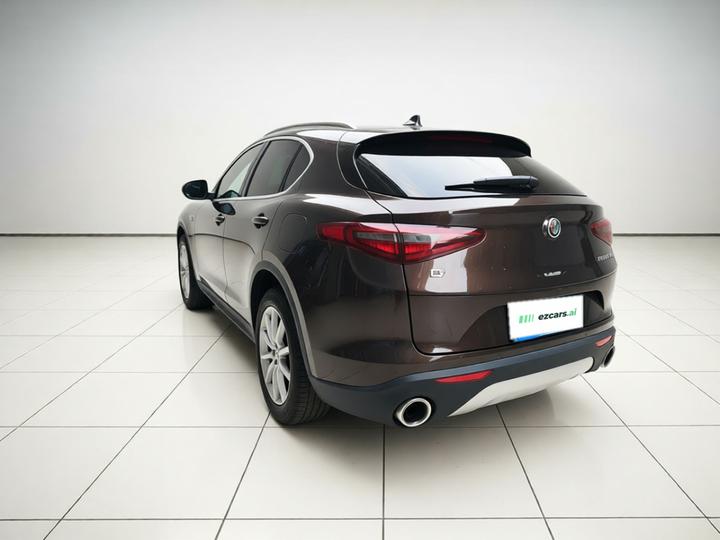 Alfa Romeo Stelvio 2017 2.0T 200HP Luxury photo 4