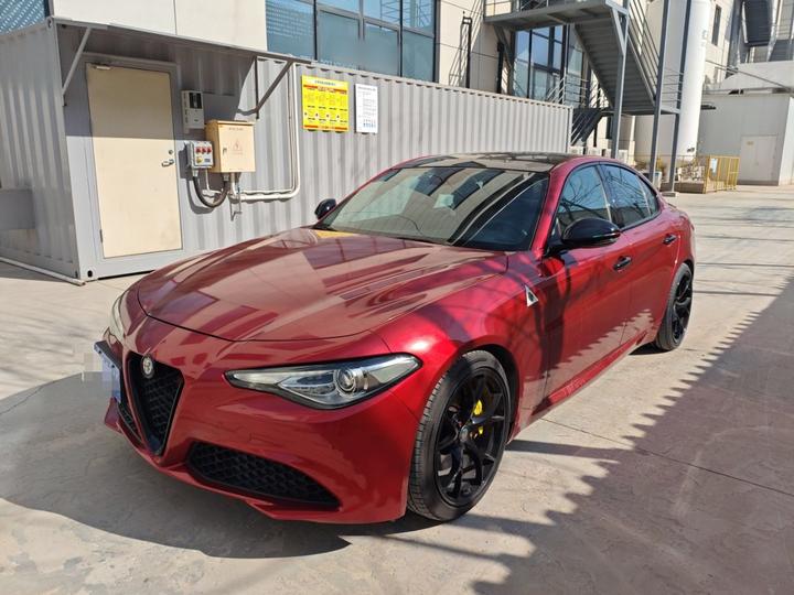 Alfa Romeo Giulia 2017 2.0T 280HP Luxury