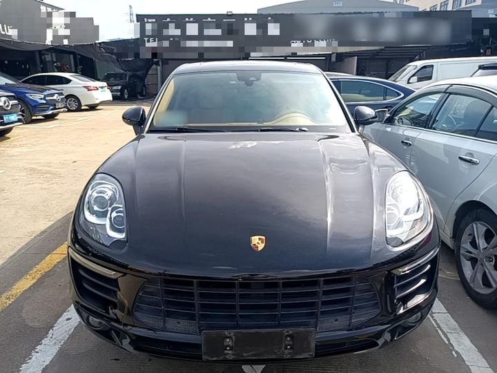 2017 Macan 2.0T photo 2