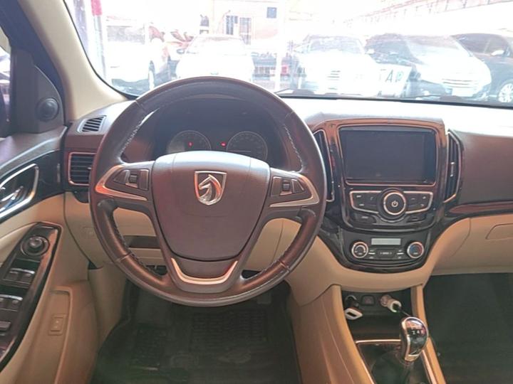 730 2014 1.5L MT Luxury ESP 7-Seater photo 6