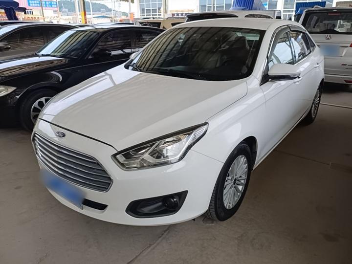 Escort 2015 1.5L AT Comfort