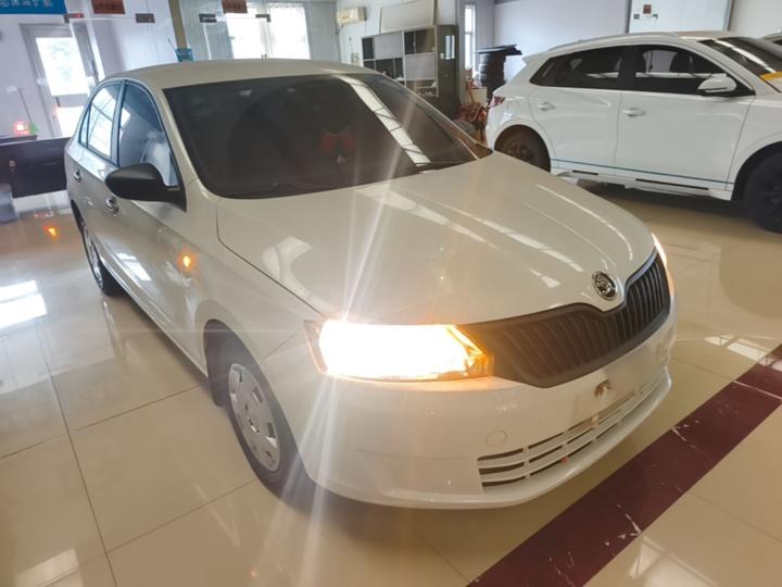 Rapid 2015 1.6L MT photo 3