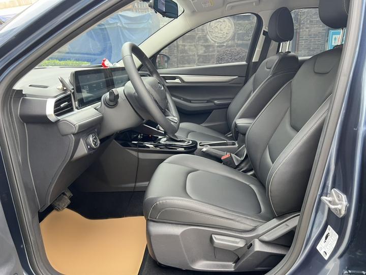 Escort 2021 1.5L AT photo 6