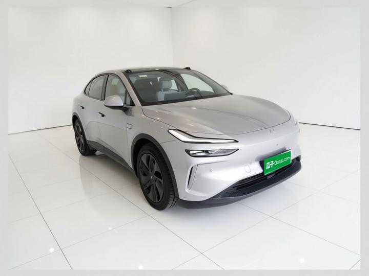L60 2025 60kWh RWD photo 3