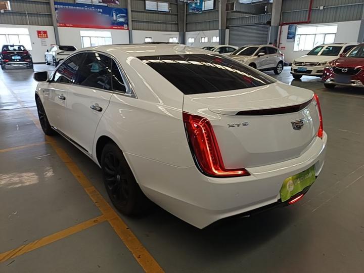 XTS 2018 28T Tech photo 4