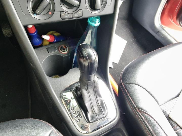 Polo 2011 1.6L AT photo 6