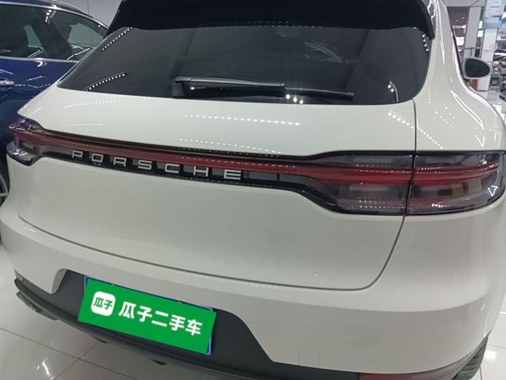 2021 Macan 2.0T photo 3