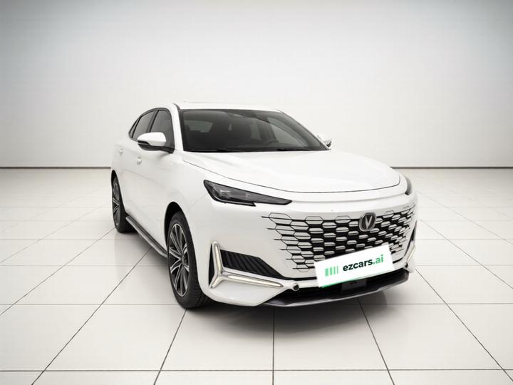 UNI-K 2021 2.0T AWD Premium photo 3