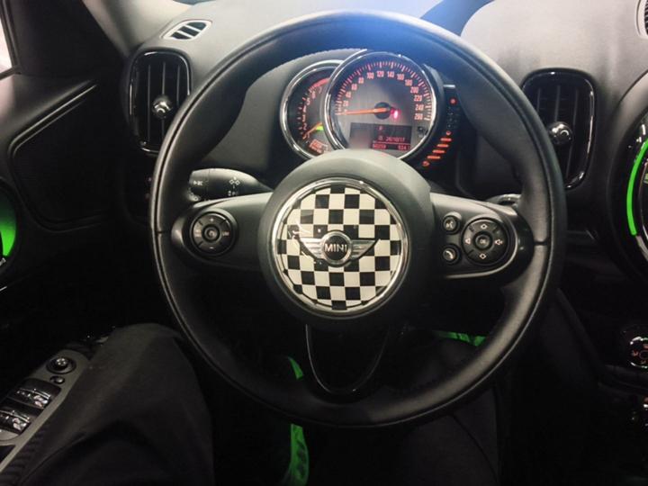 2017 1.5T COOPER ALL4 photo 2