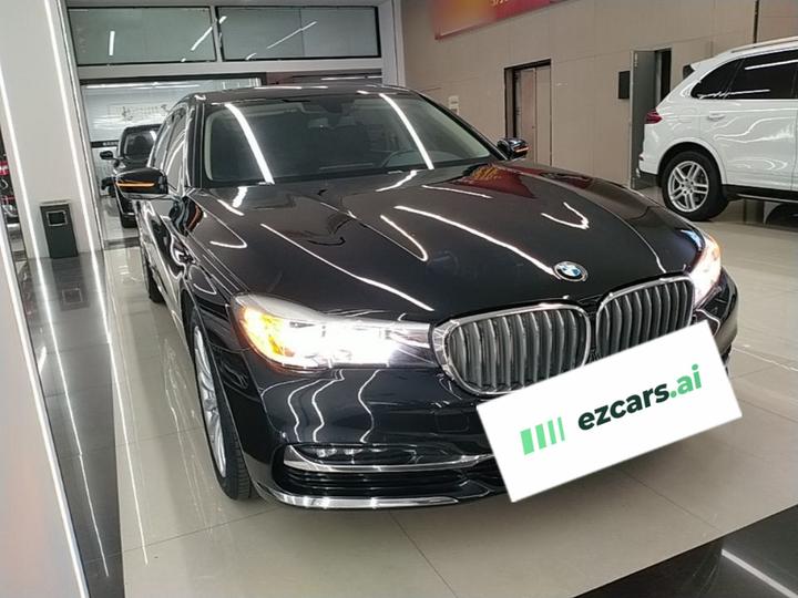 7 Series 2018 730Li Leading Excellence photo 3