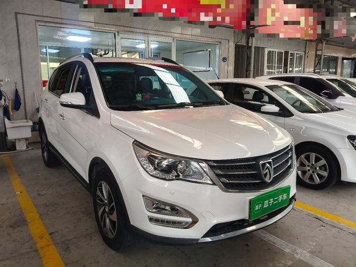 560 2015 1.8L MT Luxury photo 3