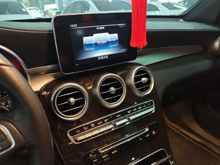 GLC 2019 GLC 260 L 4MATIC Dynamic photo 8