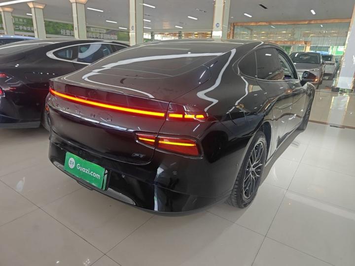P7 2023 P7i 702 Pro photo 6