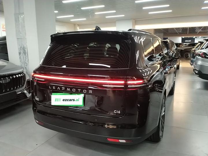 Leapmotor C16 2026 EREV 280 LiDAR Smart Premium 6-Seater photo 4