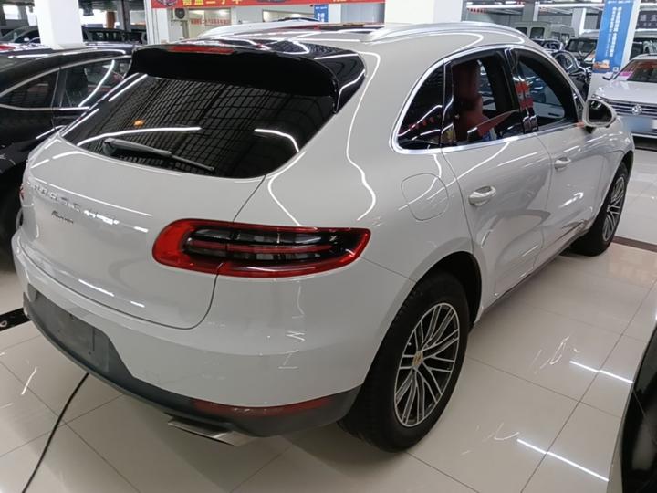 2017 Macan 2.0T photo 4