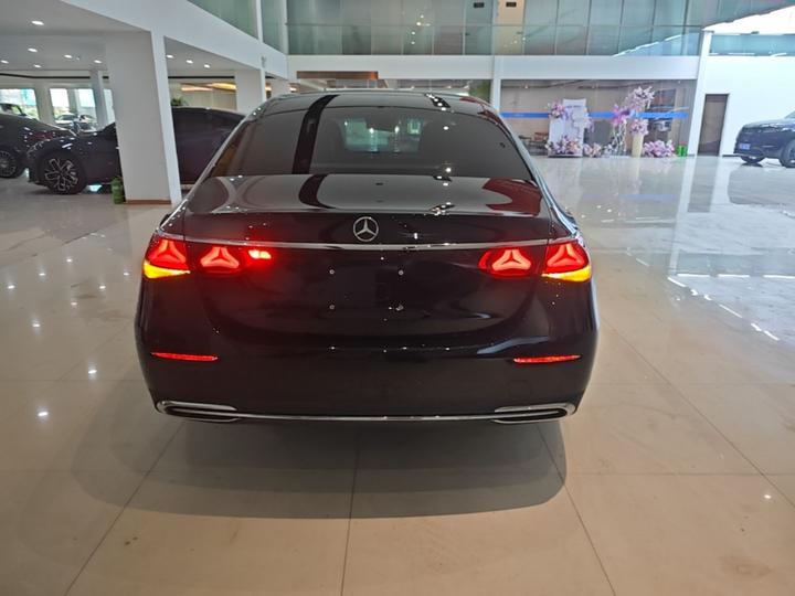 E-Class 2025 E 300 L Luxury photo 3