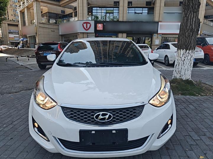 Elantra 2016 1.6L AT Smart photo 2