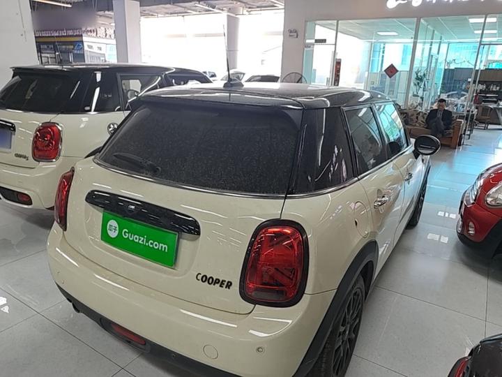 2018 1.5T COOPER Classic 5-Door photo 4