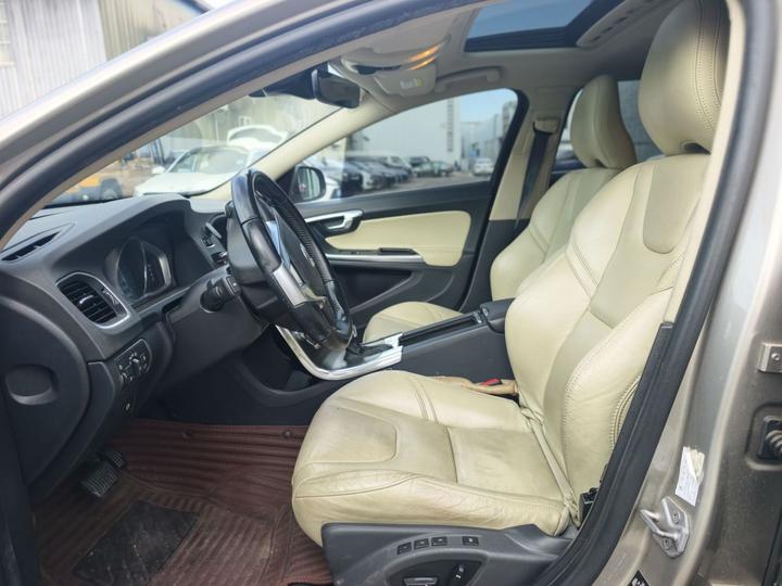 V60 2015 T5 photo 7