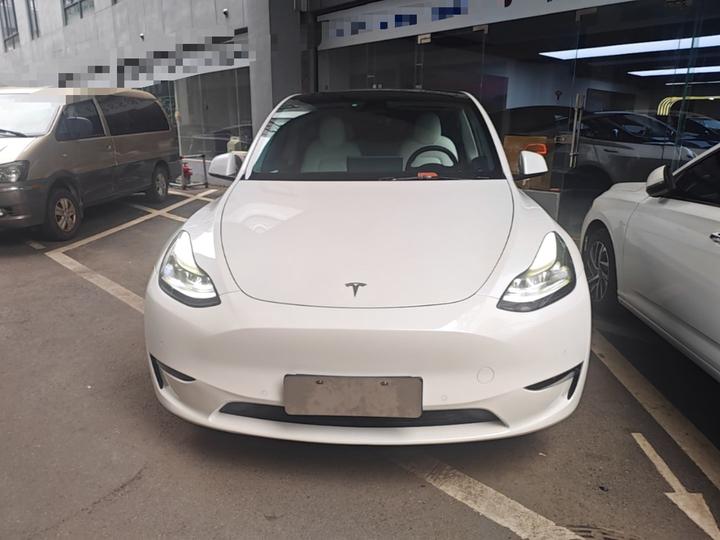 Model Y 2022 Long Range AWD photo 2