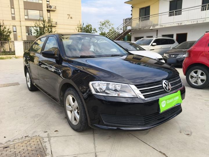 Lavida 2013 Facelift Classic 1.6L MT photo 3