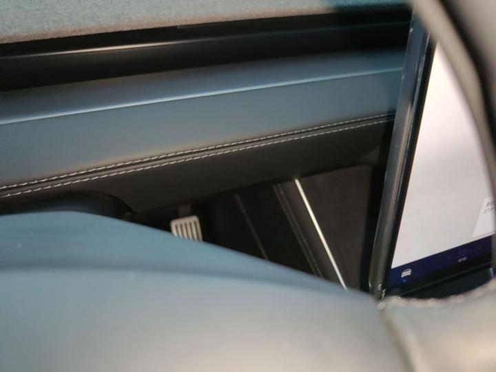 Model Y 2025 RWD Launch Edition photo 8