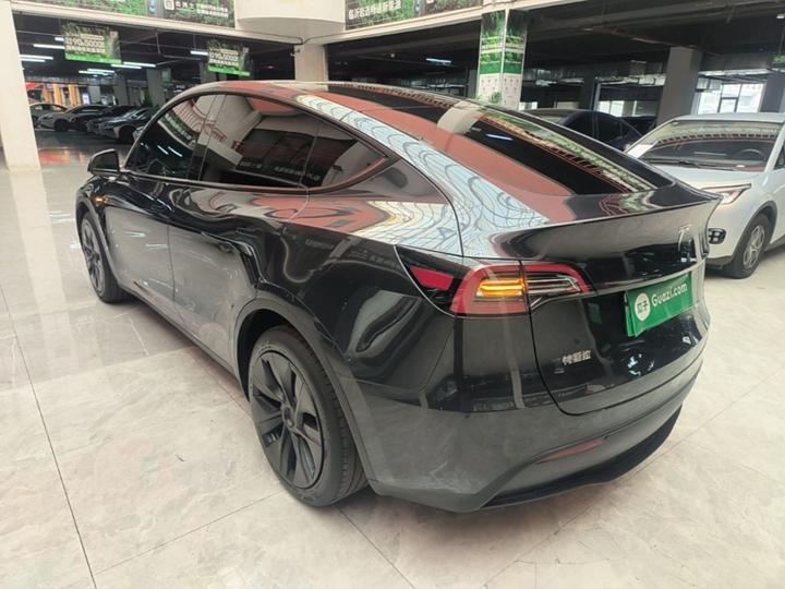 Model Y 2024 RWD photo 4