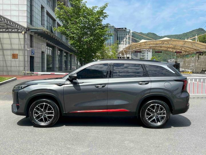 CS75 PLUS 2022 2nd Gen 1.5T AT Premium photo 3