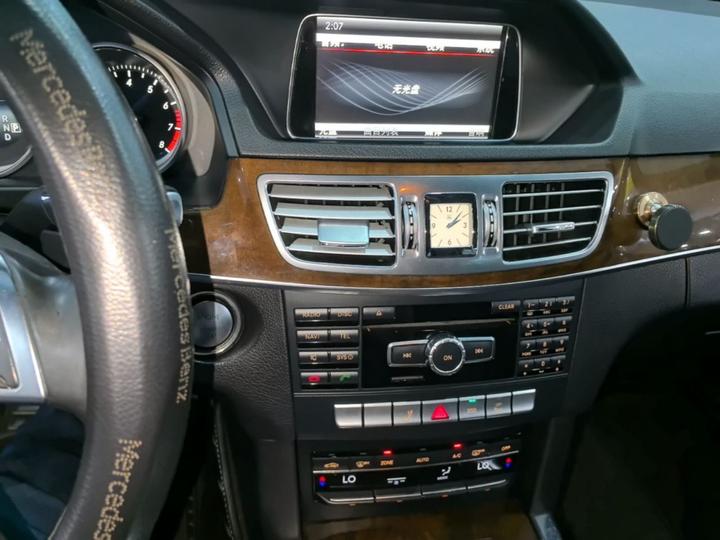 E-Class 2015 E 200 L photo 8