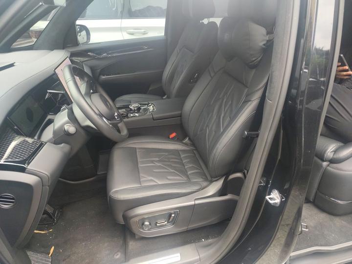 009 2024 7-Seater AWD 108kWh photo 7