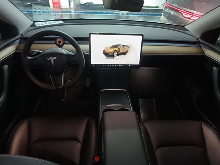 Model Y 2022 RWD photo 5