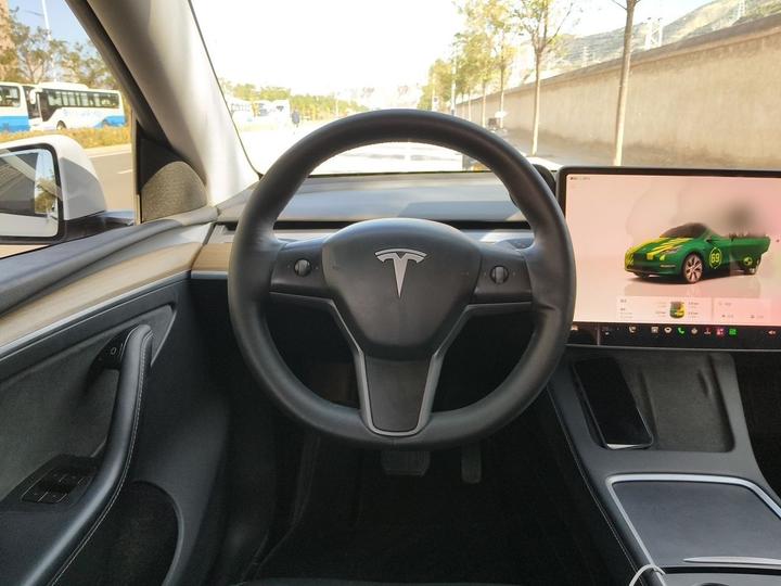 Model Y 2022 Facelift Long Range AWD photo 3