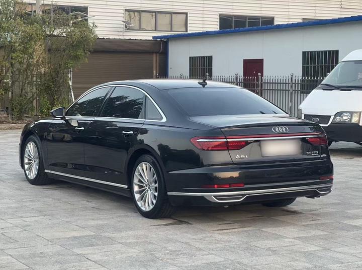 A8 2019 Facelift Plus A8L 50 TFSI quattro Comfort photo 4