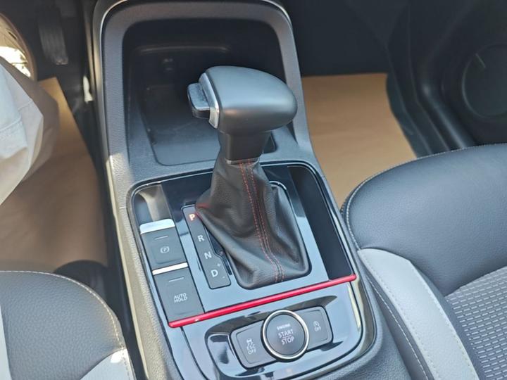 5 2018 Facelift 1.6T AT Premium photo 6