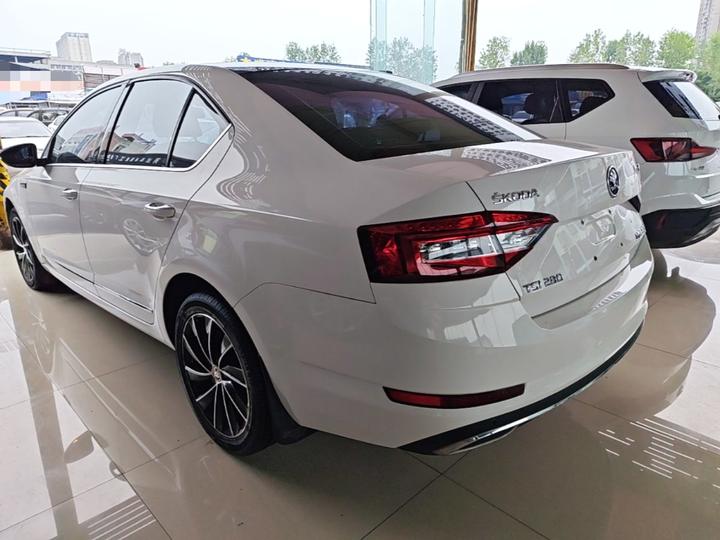 Octavia 2019 TSI280 DSG Luxury photo 4