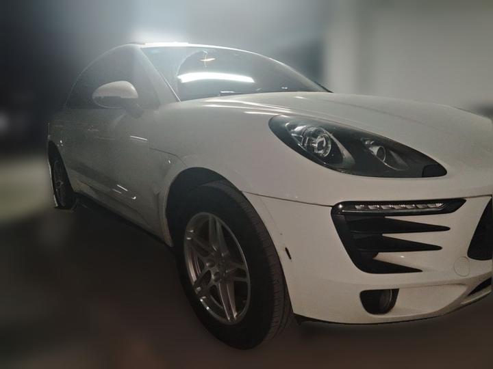 2017 Macan 2.0T photo 3