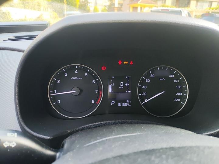 ix25 2015 1.6L AT RWD Smart GLS photo 4