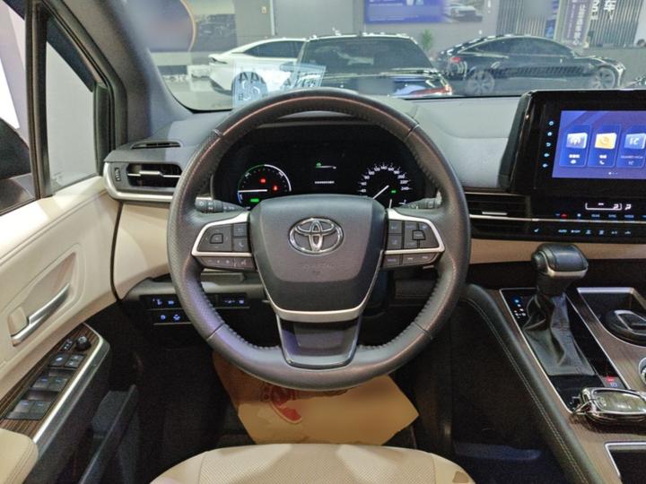 Sienna 2021 2.5L Hybrid Luxury photo 2