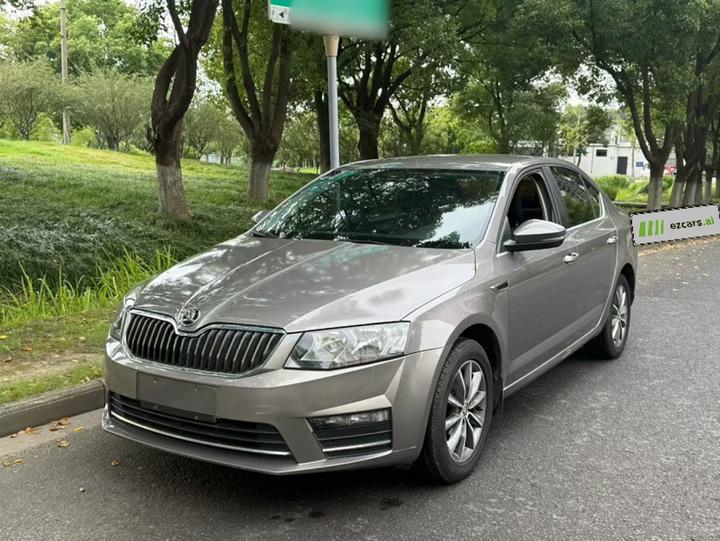 Octavia 2017 1.6L AT