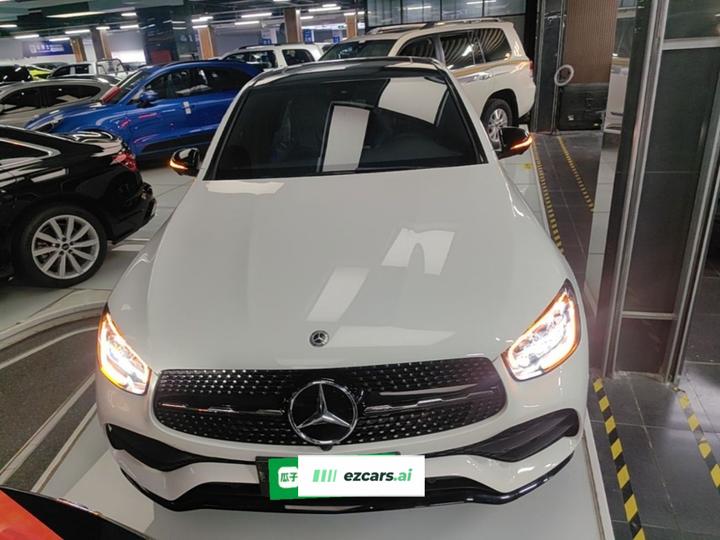 GLC Coupe 2020 GLC 260 4MATIC Coupe SUV photo 2
